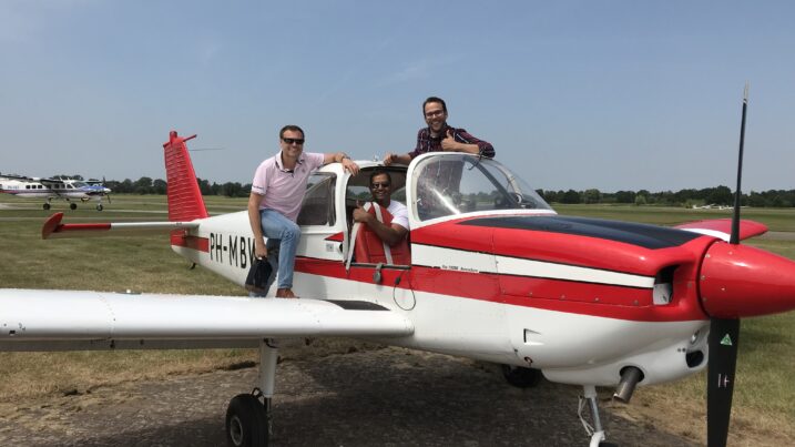 & Drive - Mini Cooper rally en vliegles in Cessna! - Bedrijfsfeest.nl